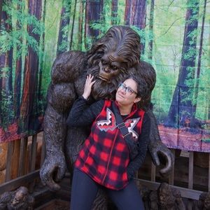 Meet your Posher, Adrianne